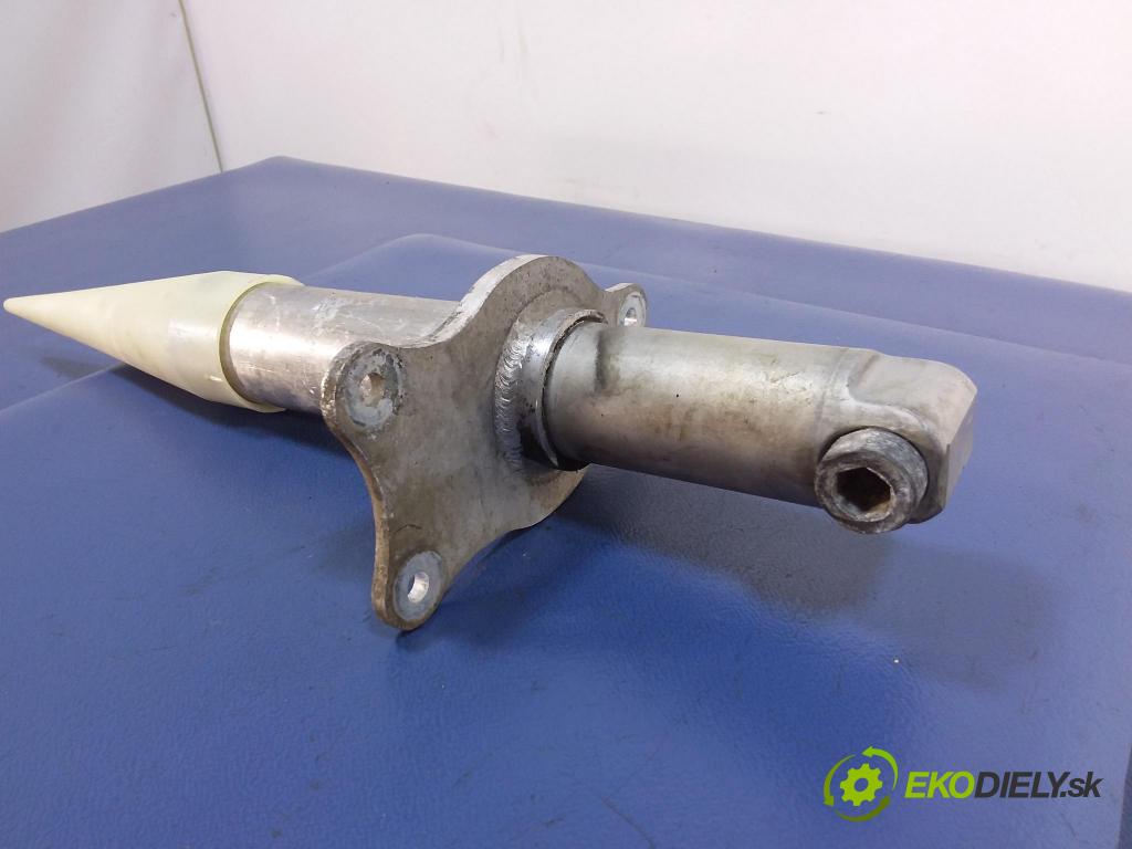 Audi A8 1998 výztuha Čelní / stěna Přední 4D0807271D