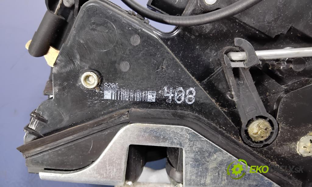 Bmw Seria 3 2000 zámek dveře Přední v pravo: 8206408