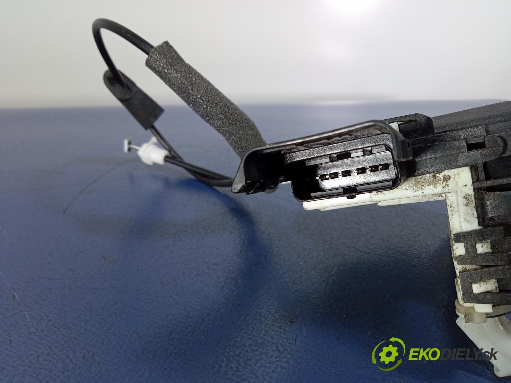 Peugeot 308 2008 zámek dveře Přední v pravo: 567147