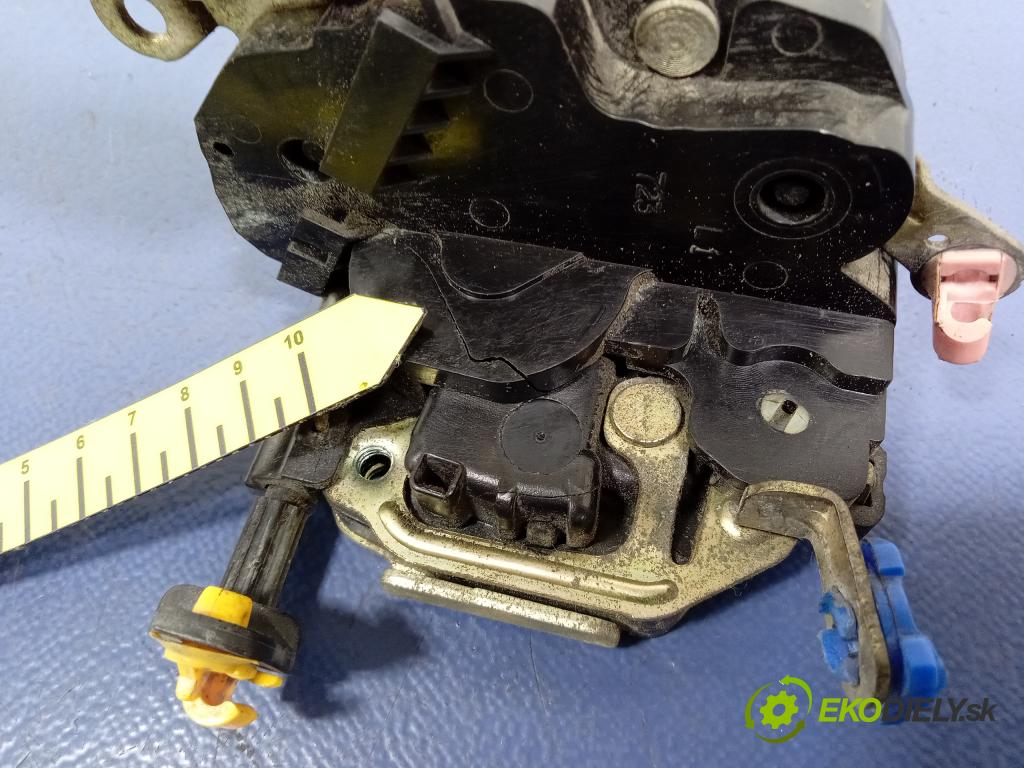 Nissan Almera 2000 zámek dveře Přední Levý: 8055361U66