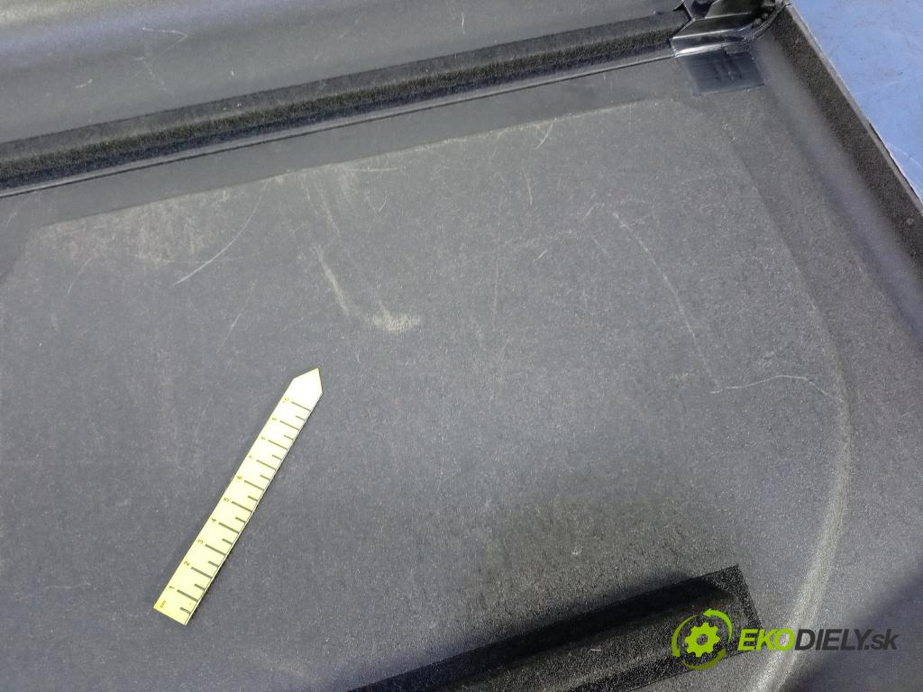 Nissan Almera 2002 Polička: Batožina: 01