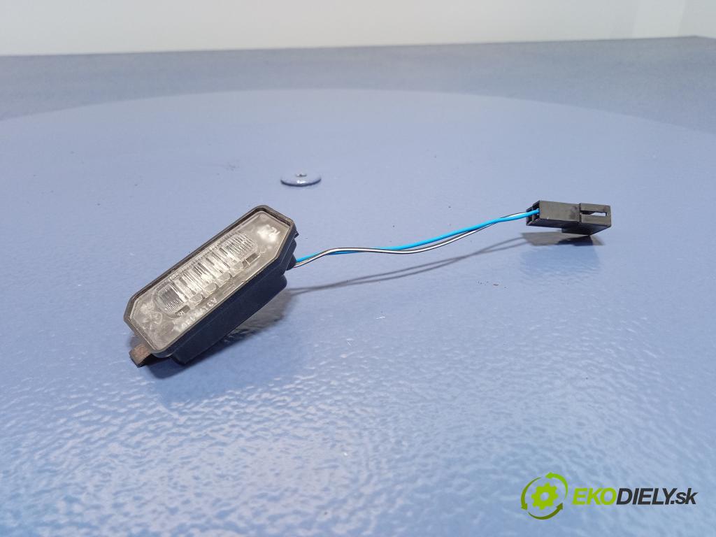 Mercedes C-klasa 0 zpětné zrcátko Že jo: A3170430