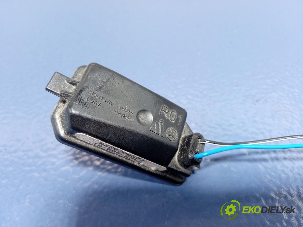 Mercedes C-klasa 0 zpětné zrcátko Že jo: A3170430