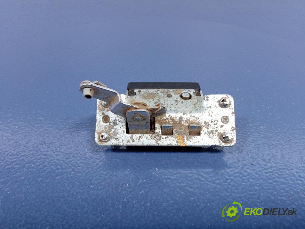 Opel Meriva 2003 zámek Klapky: Kufr 90563999