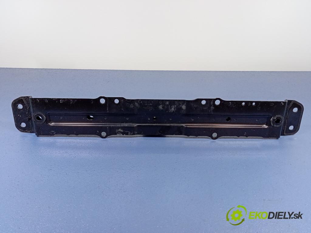 Bentley Bentayga 2018 výstuha Predné: / pas predný 4M0801387A