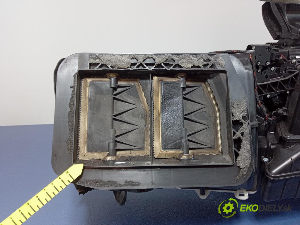 Bentley Bentayga 2018 radiator 4M1820005AA
