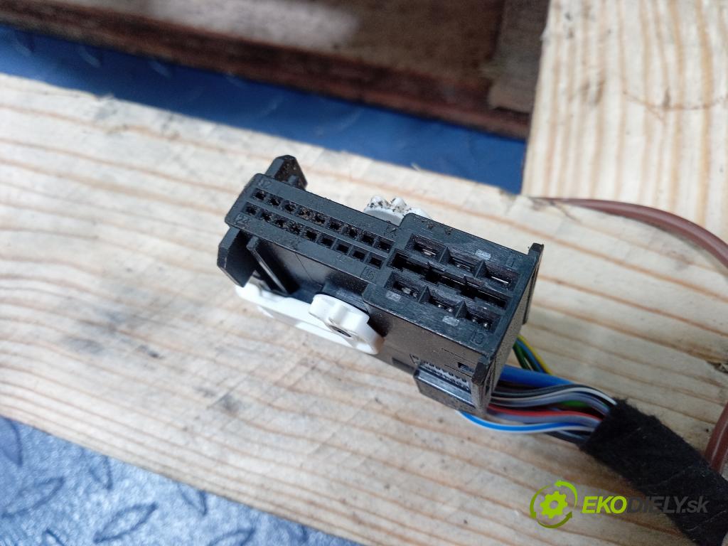 Audi Q7 0 oko Do Přívěsy 4M0803881G