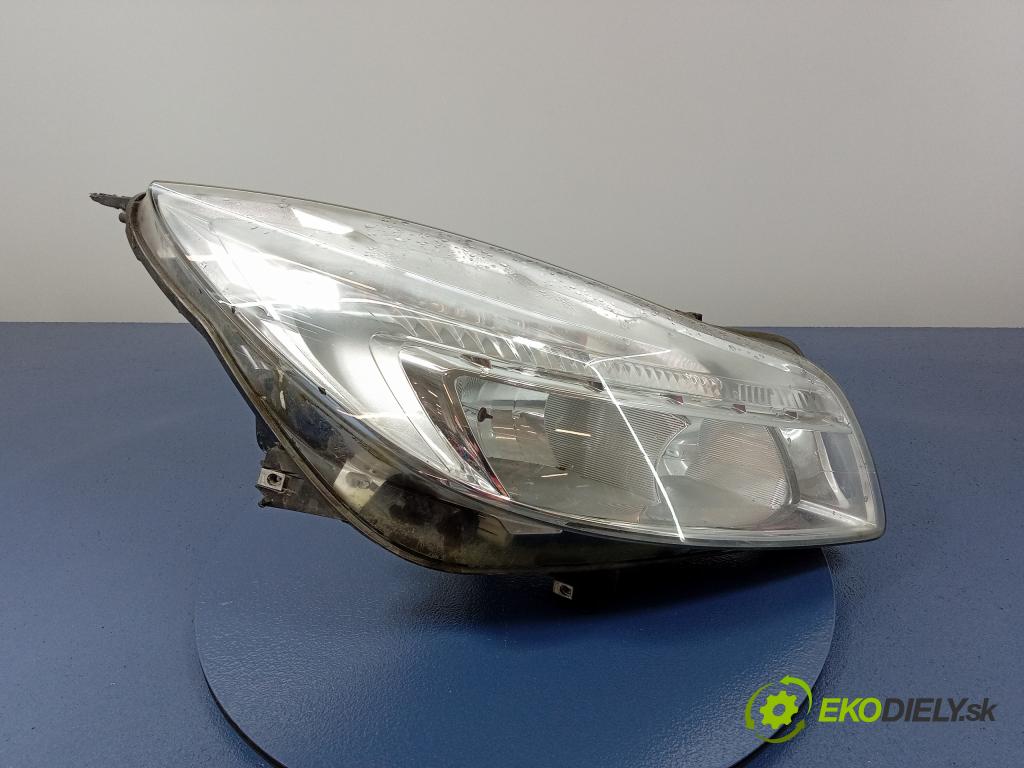 Opel Insignia 2011 Reflektor: v pravo: 13226781