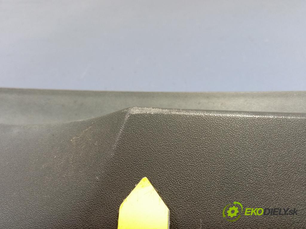 Audi A6 2006 torpédo 4F1819403