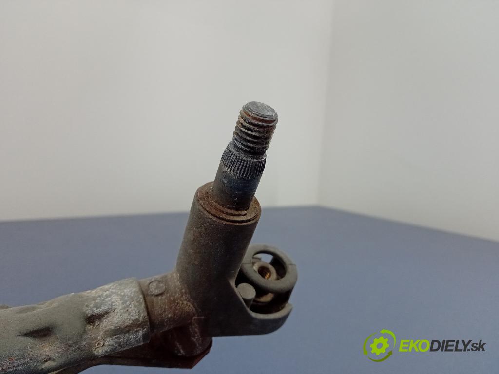 Citroen C3 2003 mechanizmus motor: Stierače: Predná časť: 01