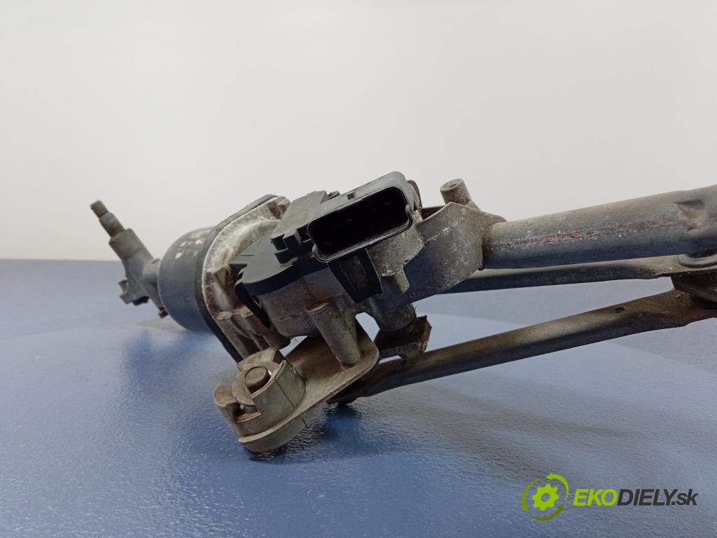 Citroen C3 2003 mechanizmus motor: Stierače: Predná časť: 01