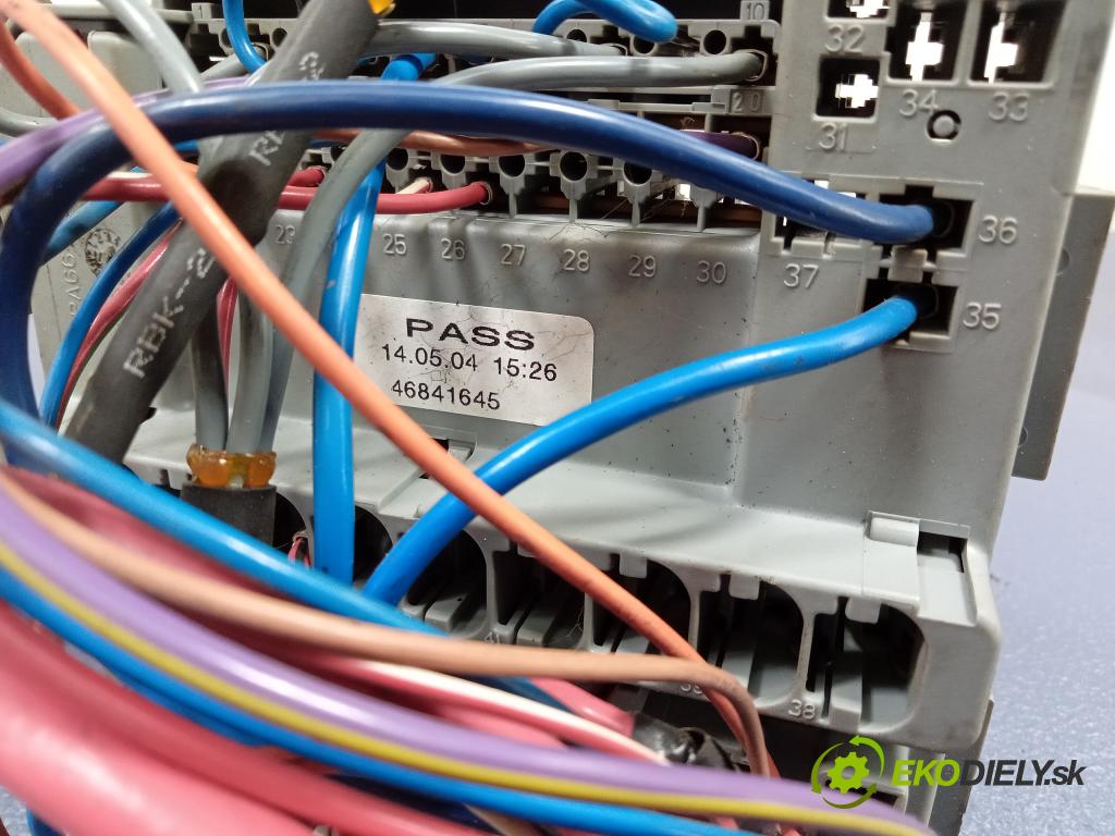 Fiat Panda 2004 skříňka Pojistky 46841645