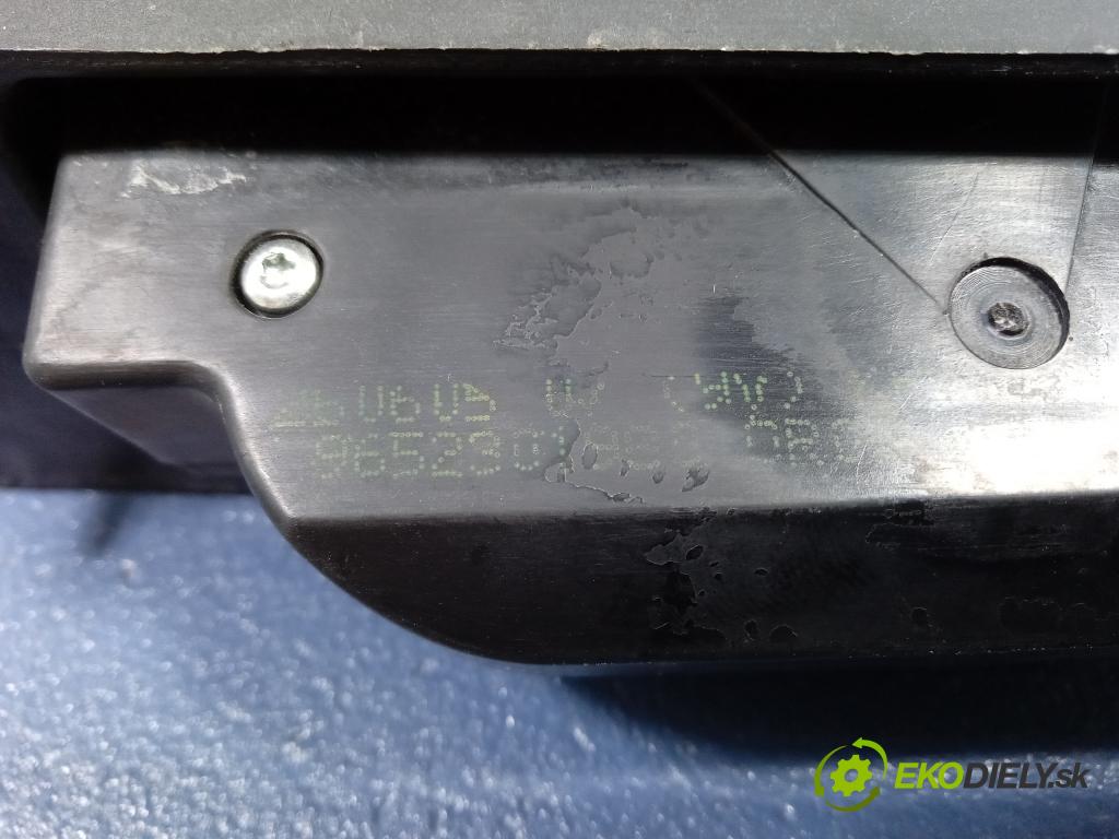 Citroen C2 2005 zámek Klapky: Kufr 9652301980