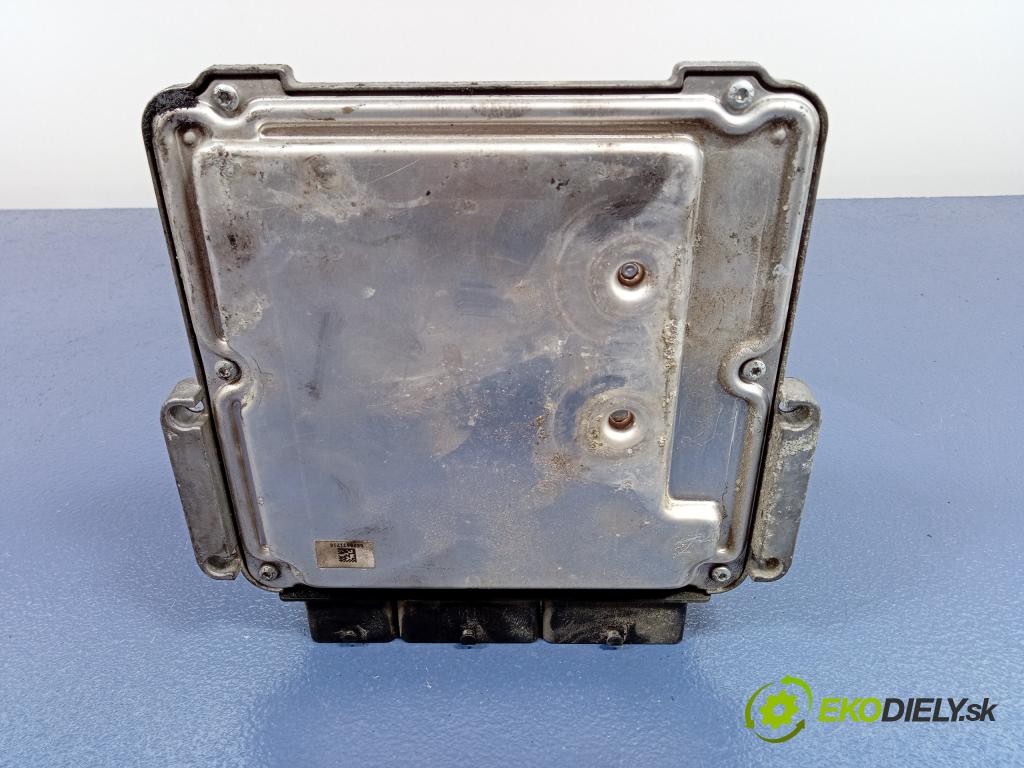 Renault Trafic 2013 řídící jednotka Motor: 237101754R