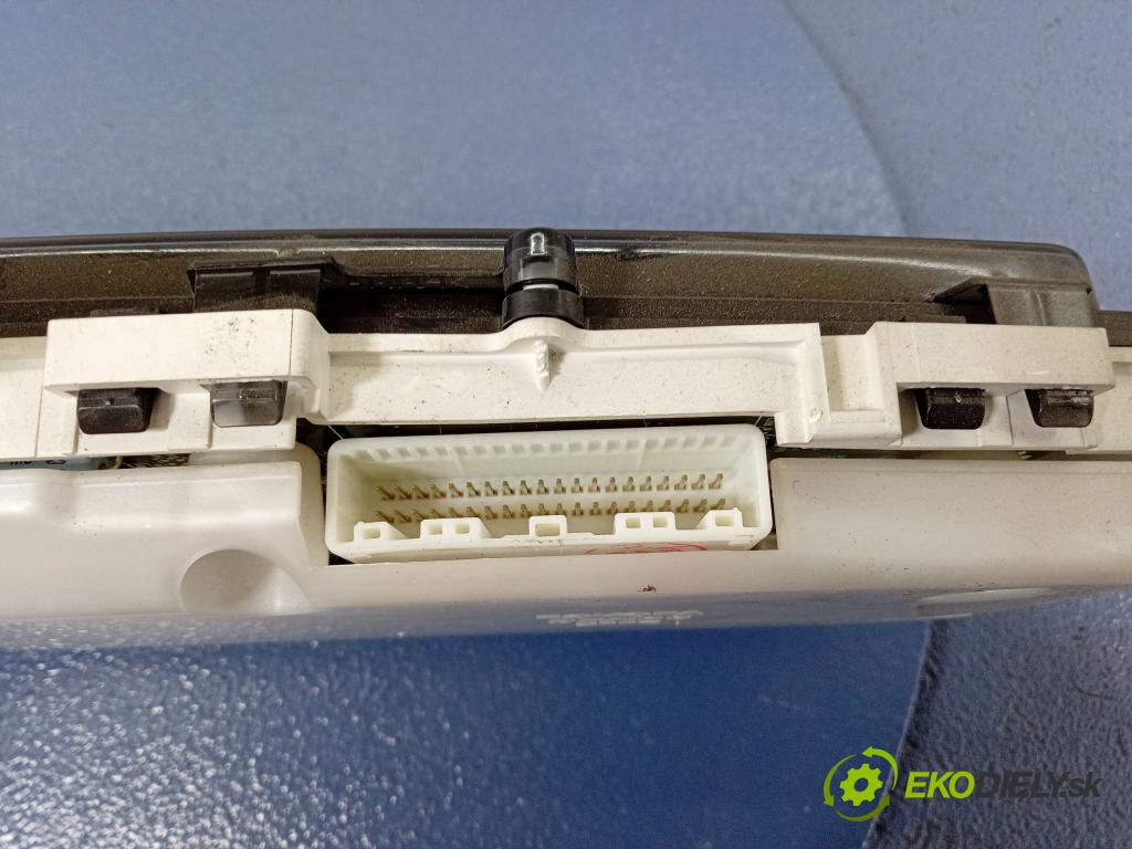 Toyota Corolla verso 2004 prístrojovka/ budíky 83800-13150
