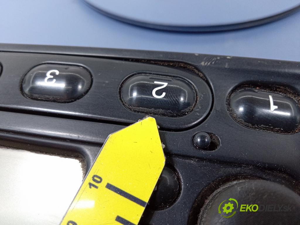 Ford Galaxy 2002 Radio I Navigácia: YM2118K876FC
