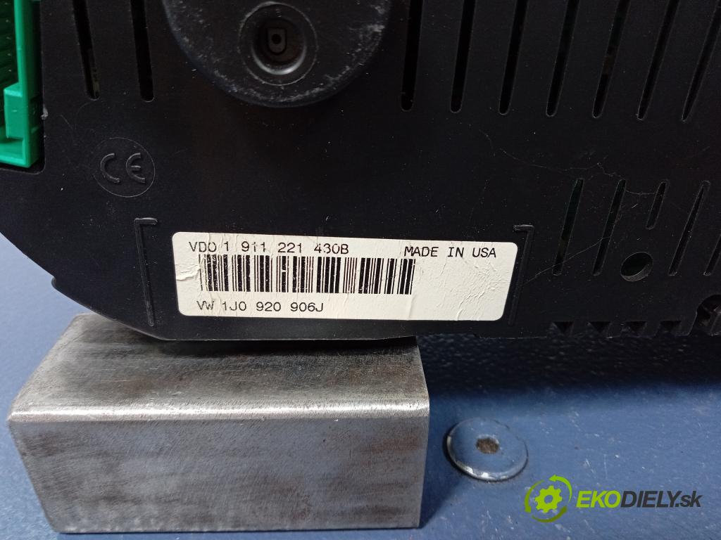 Vw Jetta 2002 prístrojovka/ budíky 1J0920606J