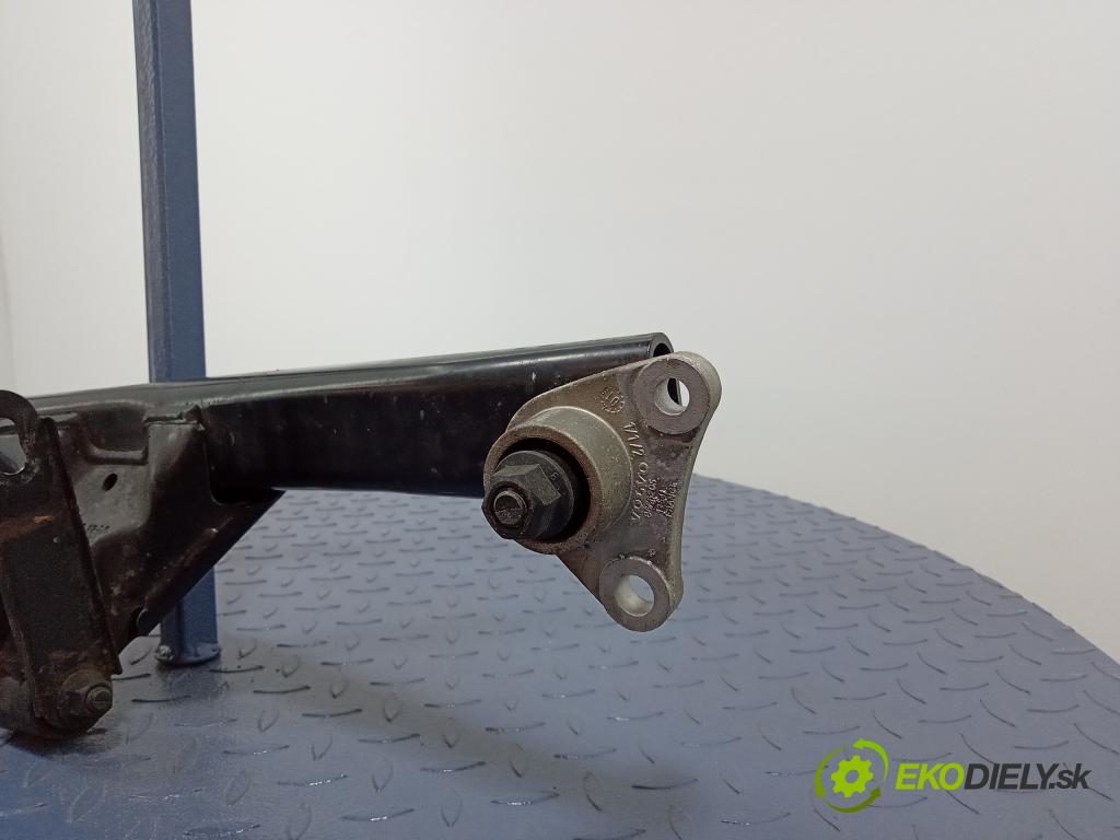 Volvo S60 2002 výztuha Čelní / stěna Přední 01