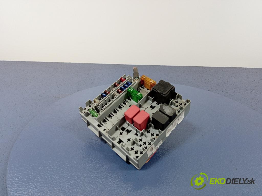 Fiat Panda 2004 skříňka Pojistky 46841645