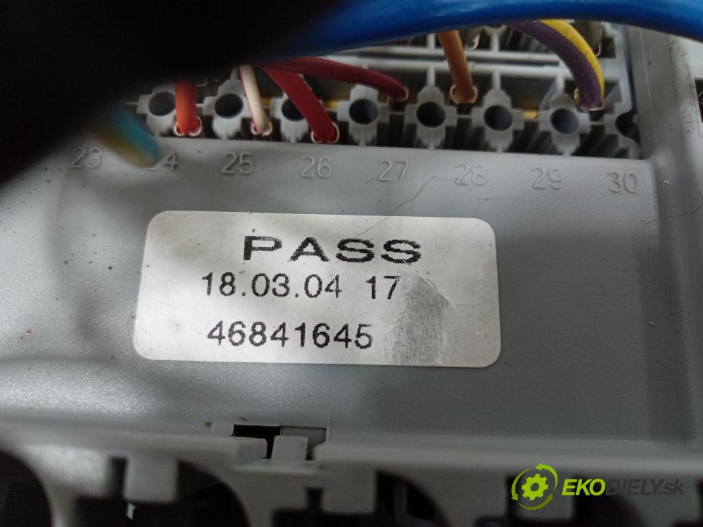 Fiat Panda 2004 skříňka Pojistky 46841645