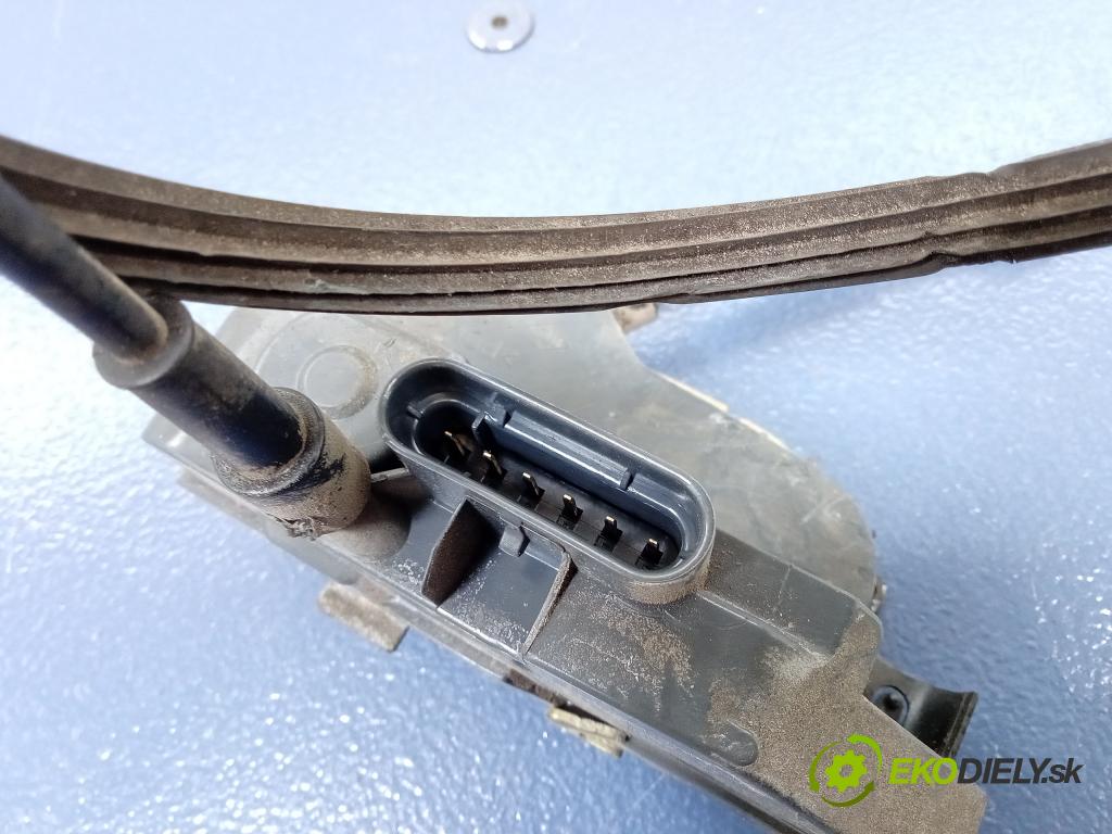 Peugeot 307 2004 zámek dveře Přední v pravo: 01