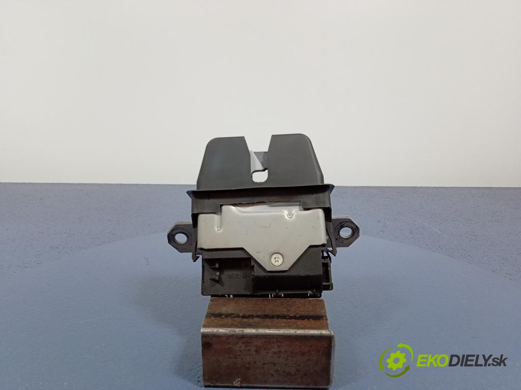 Ford Kuga 0 zámek Klapky: Kufr 8V41-S442A66-AE