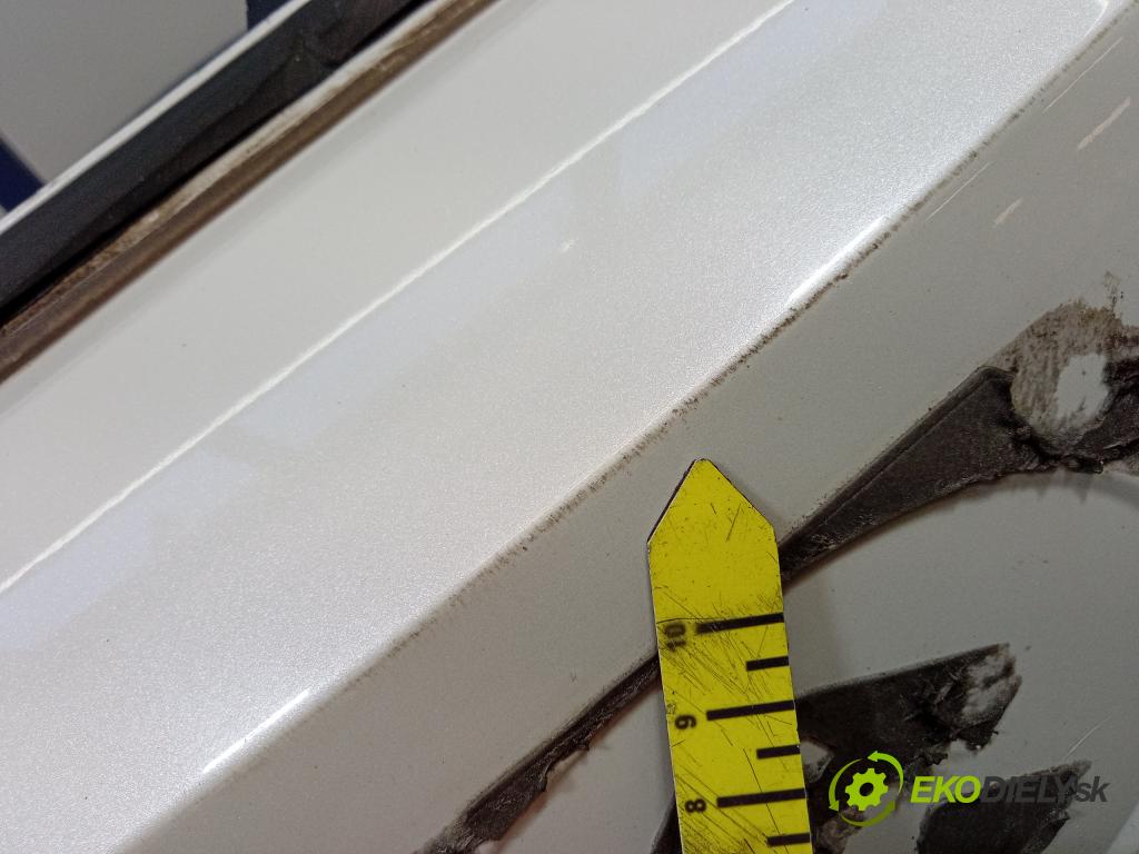 Suzuki Swace 0 zadní dveře kufra: Kufr 67149-02140