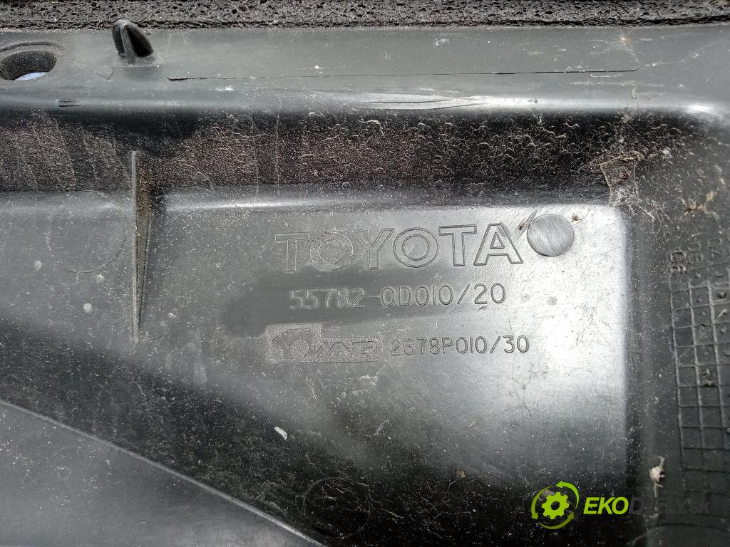 Toyota Yaris 2005 torpédo 55781-0D010