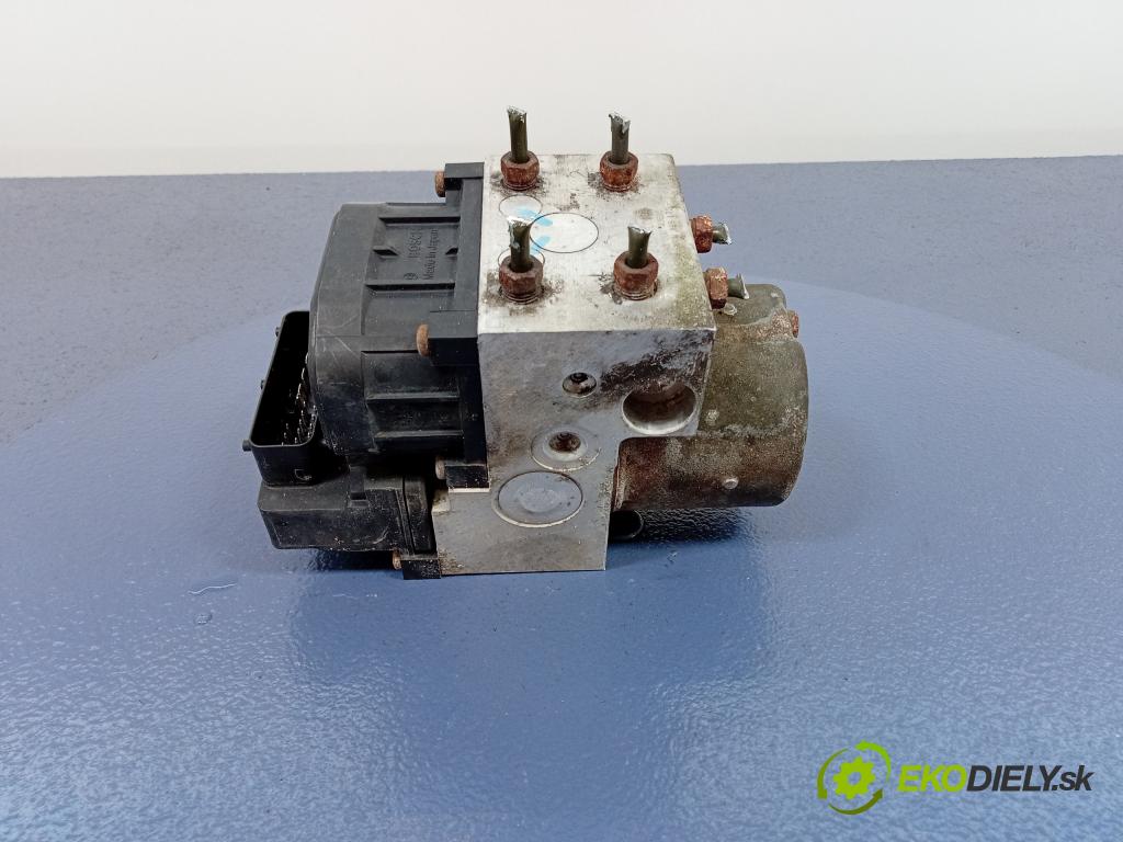 Subaru Forester 2001 čerpadlo ABS x 11000040690