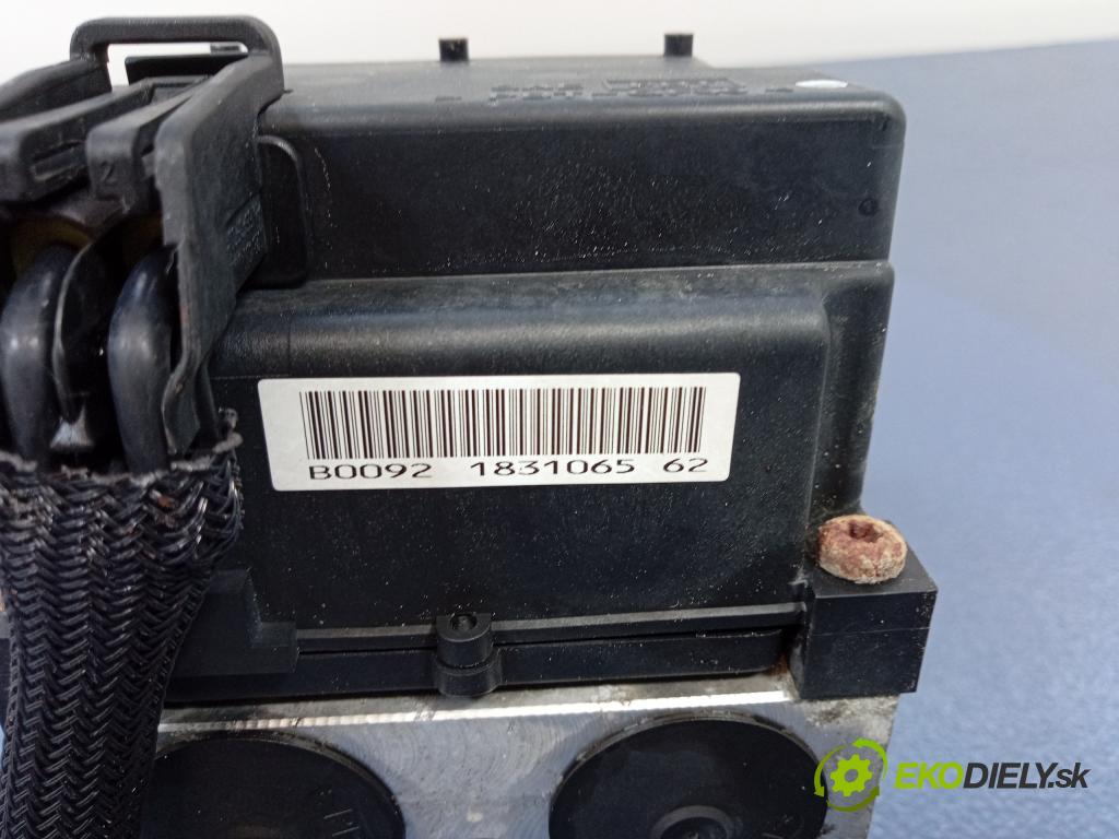 Subaru Forester 2001 čerpadlo ABS x 11000040690
