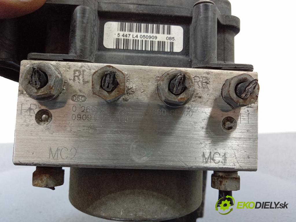 Nissan Note 2009 čerpadlo ABS x 476609U100
