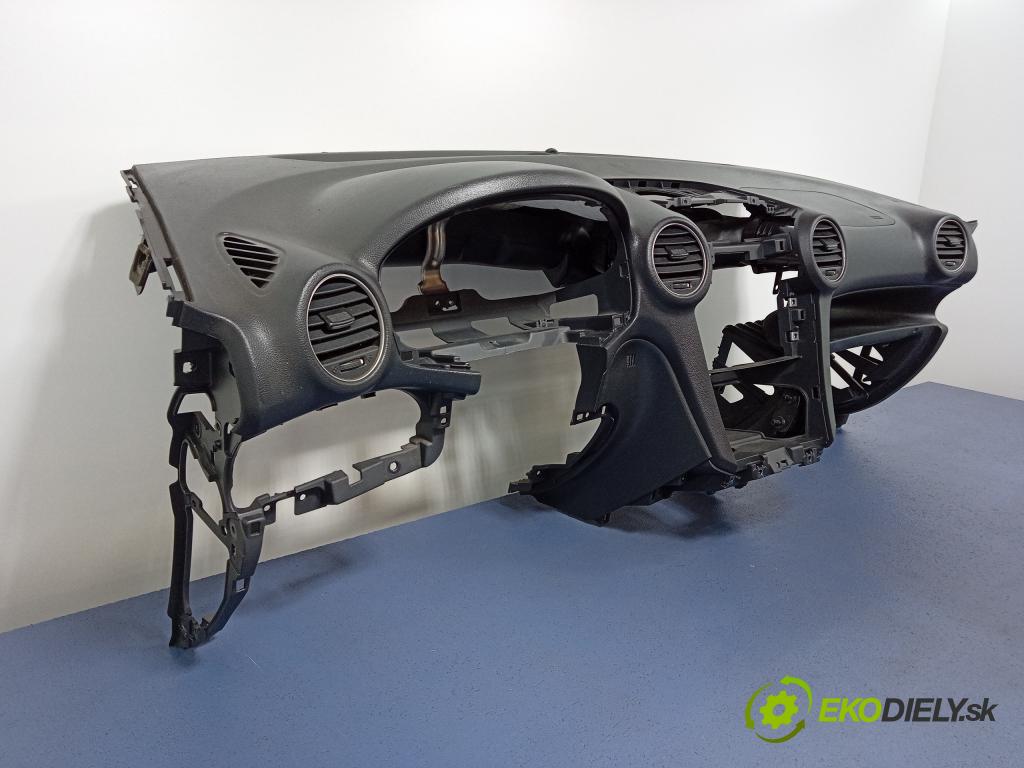 Kia Carens 2007 kokpit,pristrojová doska Distribúcia: 97311-1D020