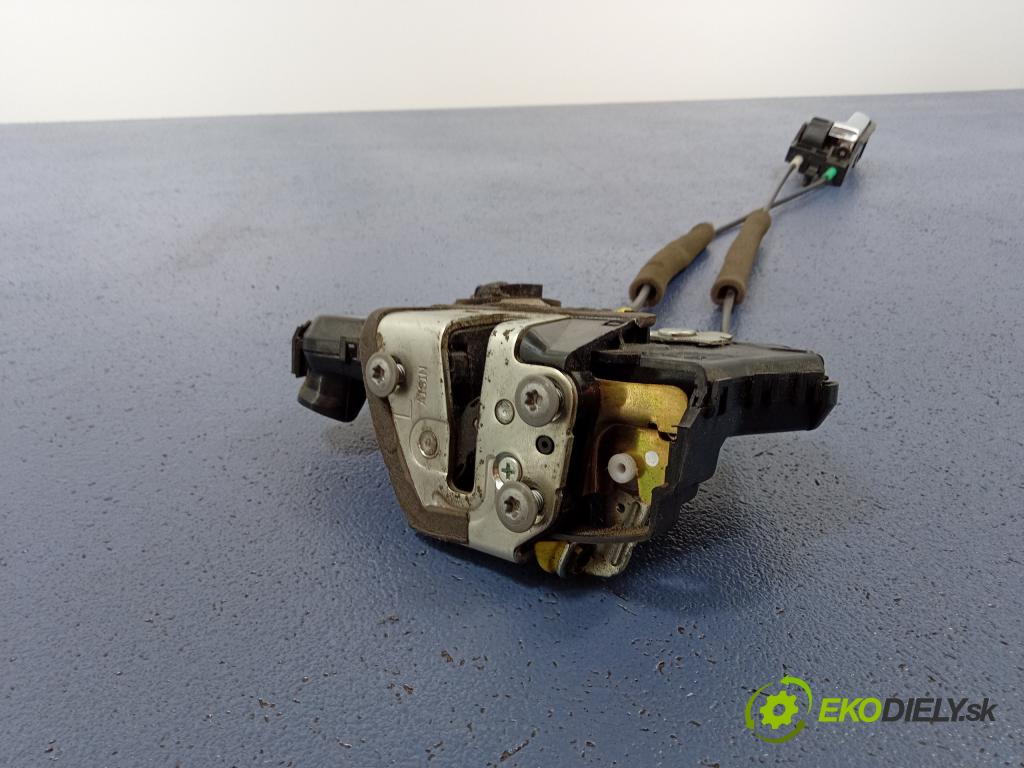 Toyota Corolla 2006 zámek dveře Přední Levý: 01