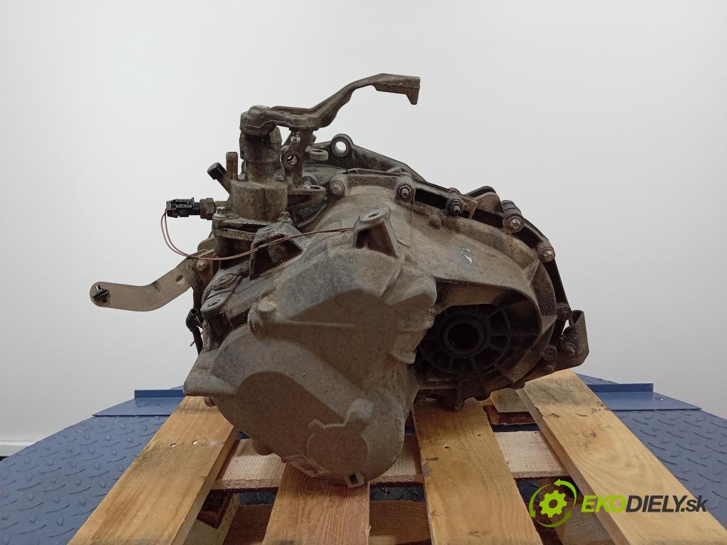 Opel Signum 2003 prevodovka Výbava: Manualna F40