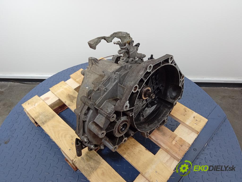 Opel Signum 2003 prevodovka Výbava: Manualna F40