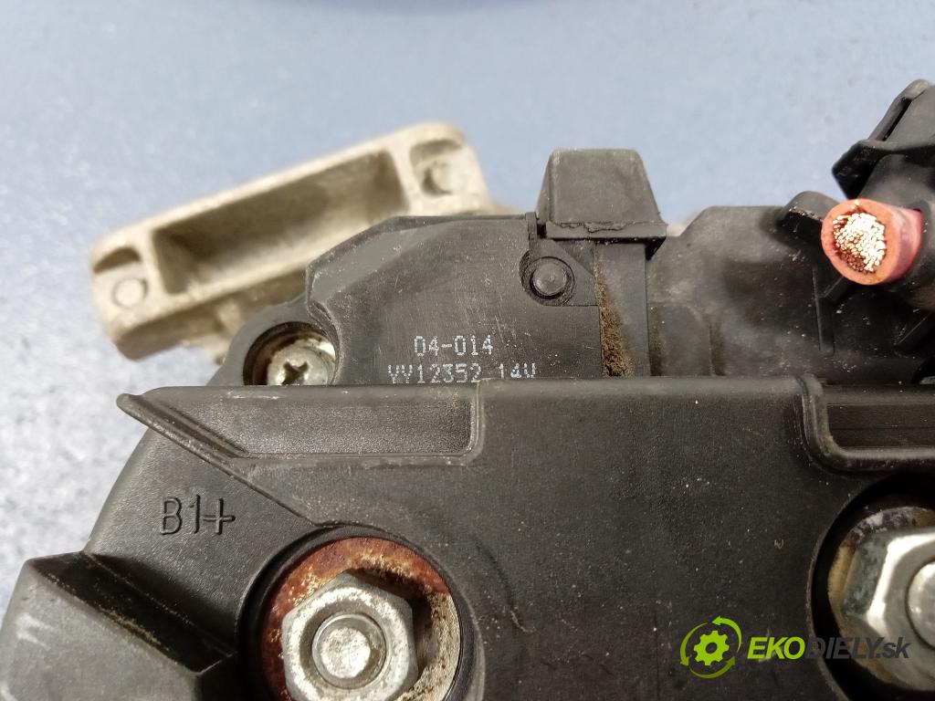 Opel Signum 2003 Alternator 01