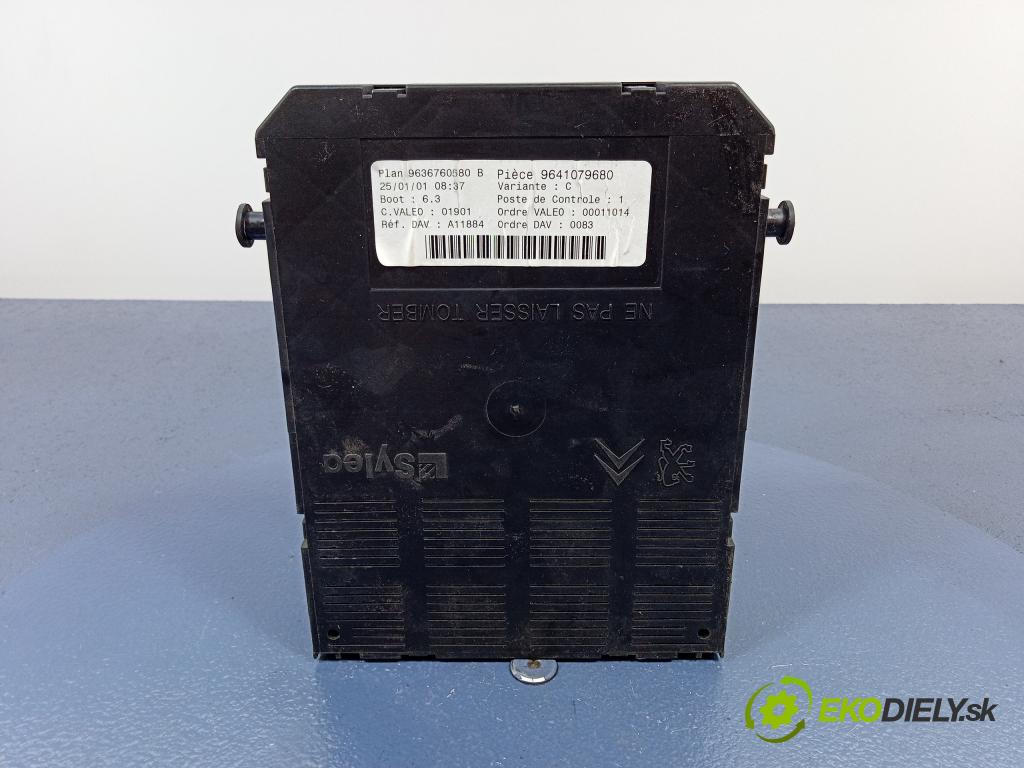 Peugeot 307 2001 skříňka Pojistky 9641079680