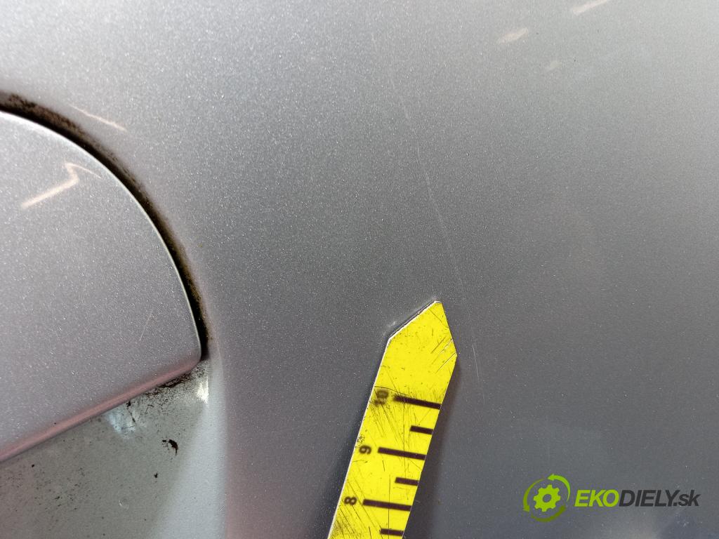 Peugeot 207 2007 zadní dveře kufra: Kufr 01