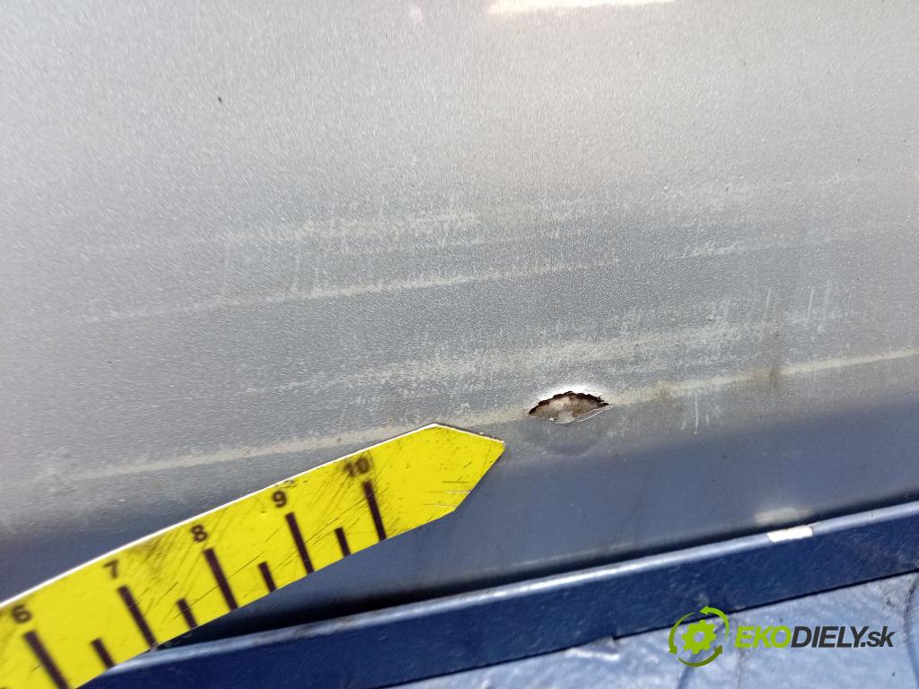 Peugeot 207 2007 zadní dveře kufra: Kufr 01