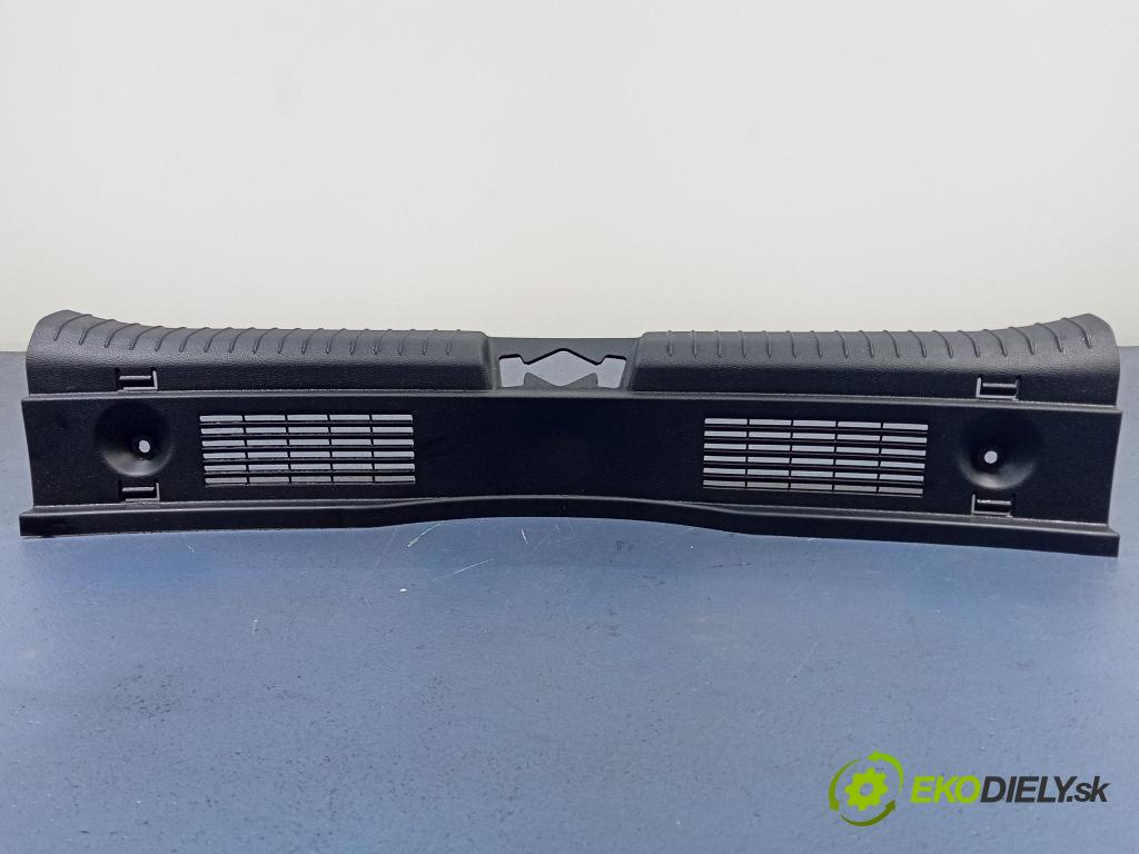 Kia Ceed 2022 lišta kufra: 85770-J7100