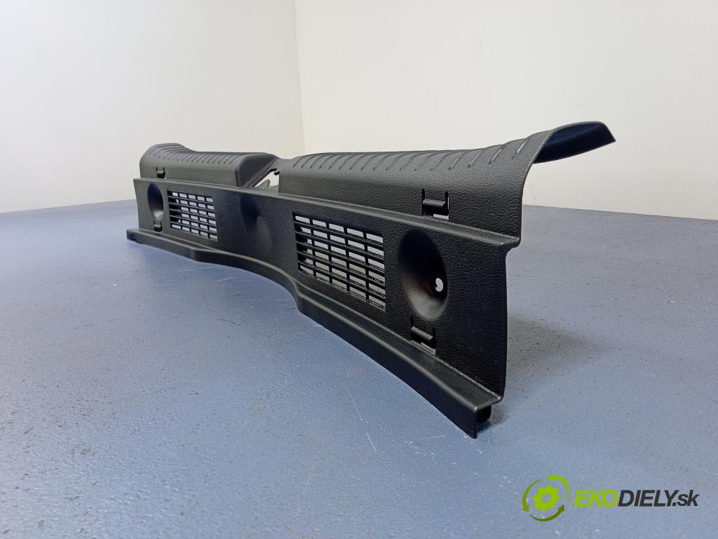 Kia Ceed 2022 lišta kufra: 85770-J7100