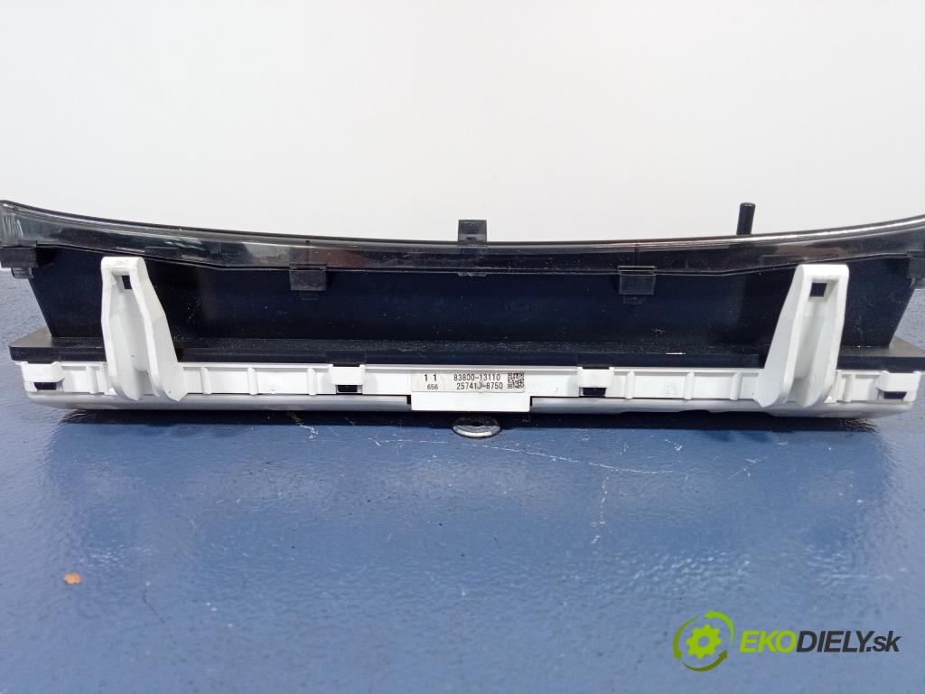 Toyota Corolla verso 2004 prístrojovka/ budíky 83800-13110