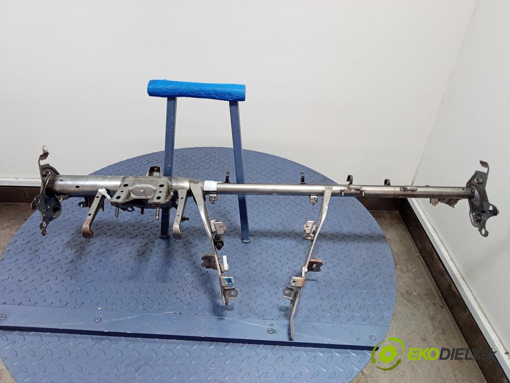 Lexus IS 2006 kokpit,pristrojová doska Distribúcia: 01