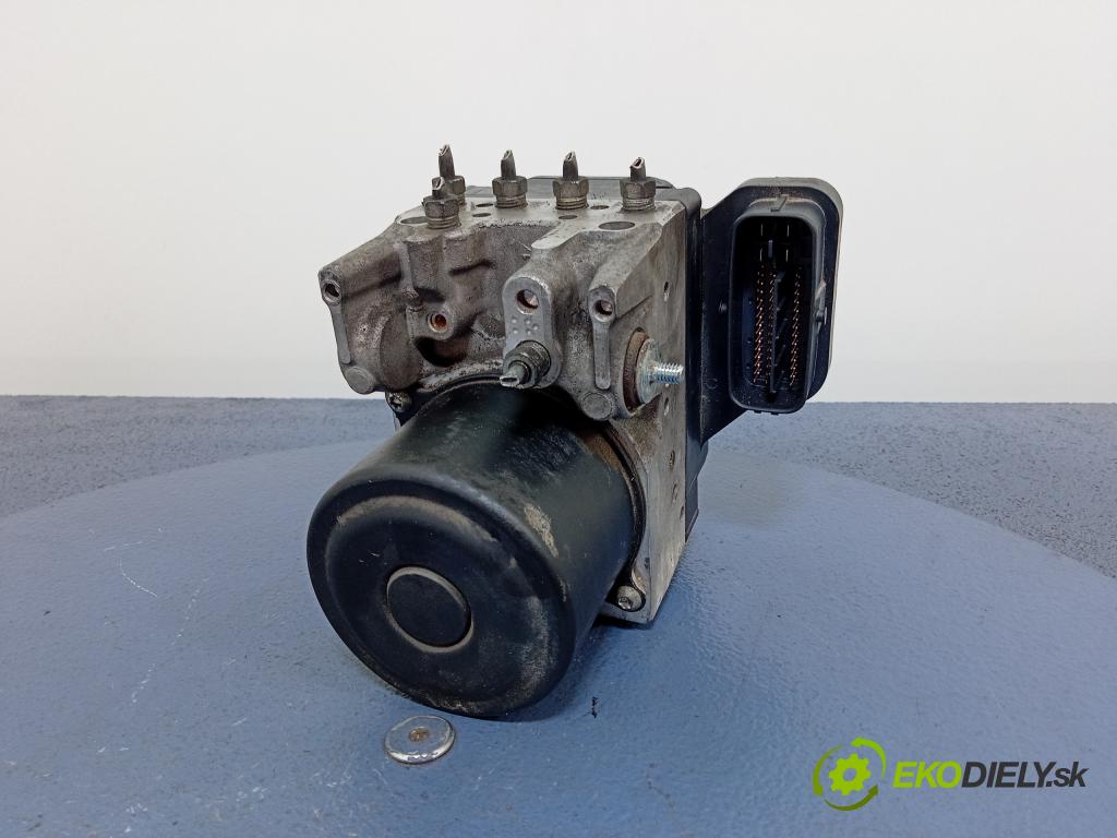 Lexus IS 2006 čerpadlo ABS x 133800-8060