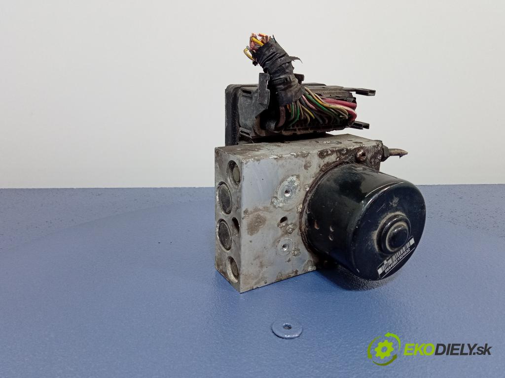 Volvo V70 2003 čerpadlo ABS x 8671224