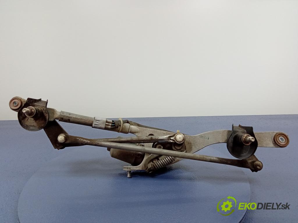 Toyota Auris 2012 mechanizmus motor: Stierače: Predná časť: 85110-02190