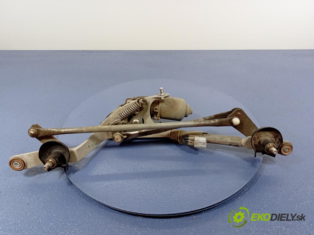 Toyota Auris 2012 mechanizmus motor: Stierače: Predná časť: 85110-02190