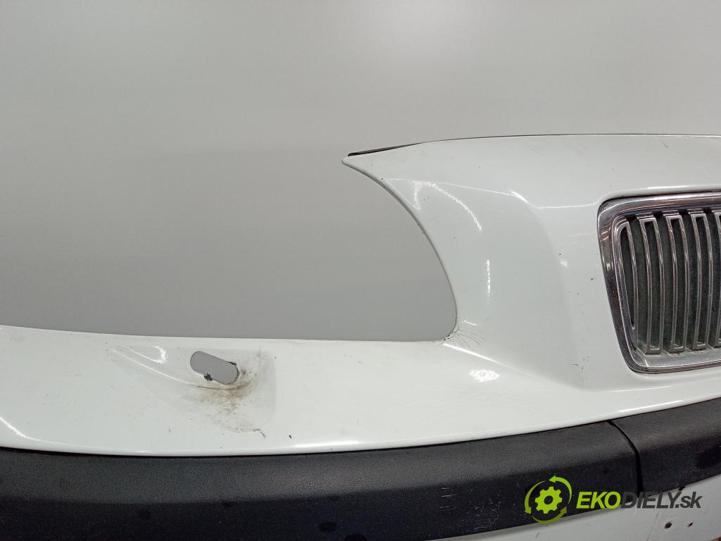Volvo V70 2003 nárazník Přední 09484239