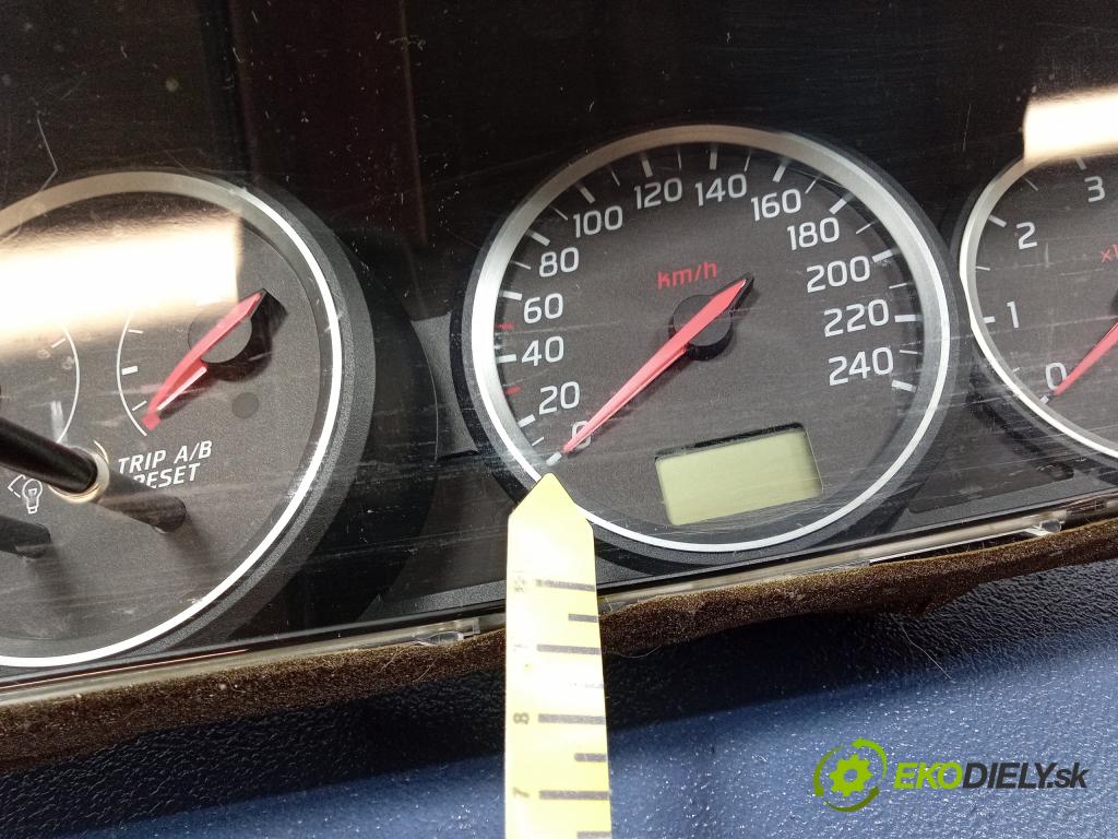 Nissan Primera 2002 prístrojovka/ budíky AV619