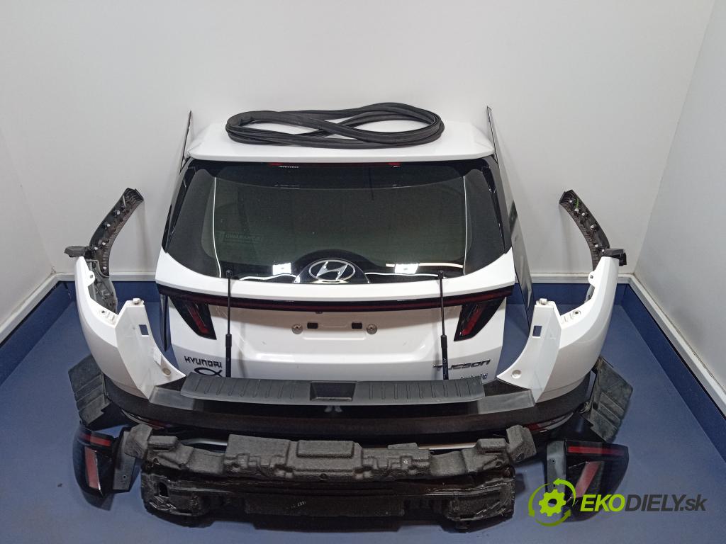Hyundai Tucson 2021 zadní dveře kufra: Kufr 01